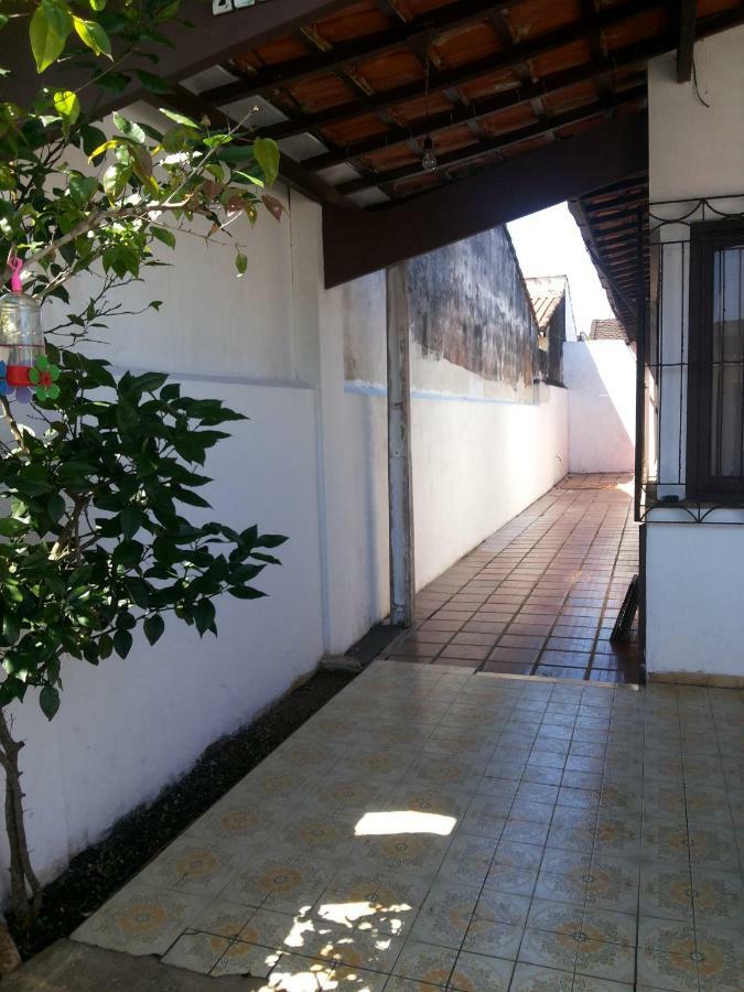 Casa Em Itanhaemヴィラ エクステリア 写真